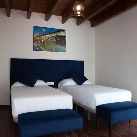 Noches En Triana Sewilla