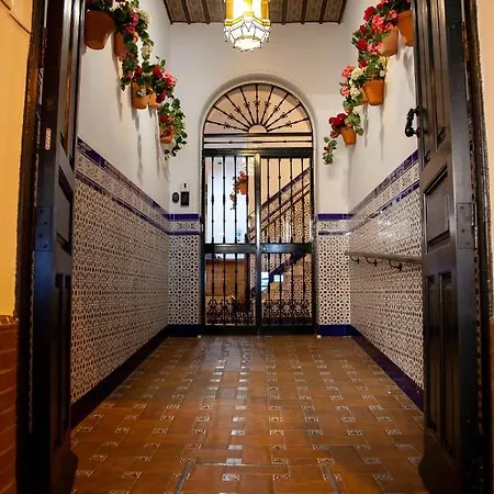 Noches En Triana 酒店 2*